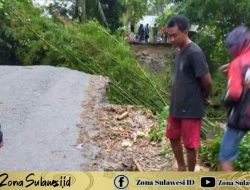 Dihantam Banjir, Jembatan Penghubung Antar Kabupaten di Sulteng Putus
