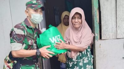 WIZ Didampingi Babinsa dan Pemdes Bagikan 40 Paket Sembako Kepada Warga Pombalowo