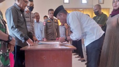 Calon Kades di Kecamatan Palasa Lakukan Penandatanganan Deklarasi Damai