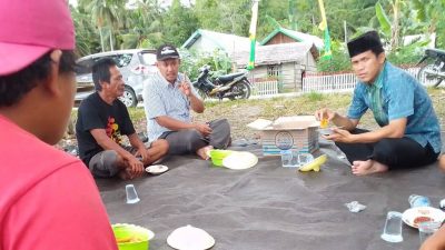 Kades Eeya dan PKM Palasa Diskusi Kesehatan Bersama Masyarakat