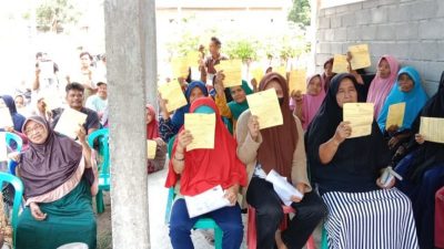 Jelang Lebaran 2023, 76 KPM Terima BLT dari Pemdes Bobalo