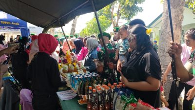 Yonif 711 Raksatama Gelar Bazar Murah