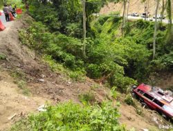 Polres Parimo Gelar Olah TKP Laka Lantas Bus Rappang Marannu di Jurang Kebun Kopi