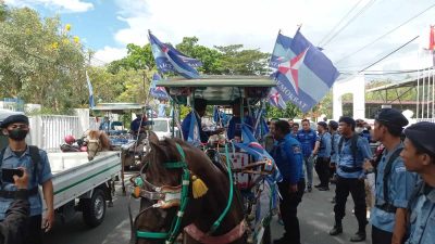 DPD Demokrat Sulteng DPD Demokrat Sulteng Naik Dokar ke KPU Daftarkan Bacalegnya