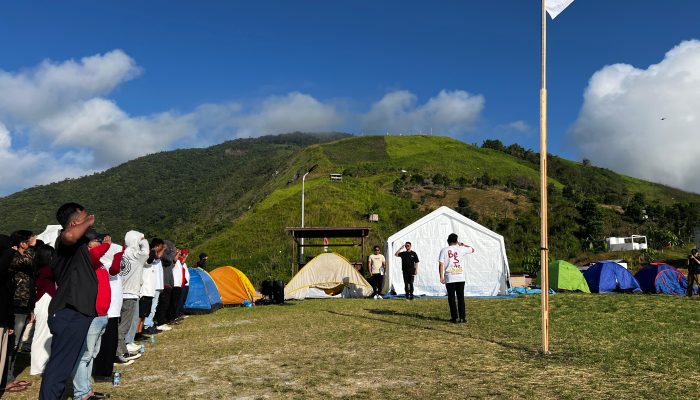 Momen Abdul Karim Aljufri Pimpin Upacara HUT ke-79 RI di Puncak Salena