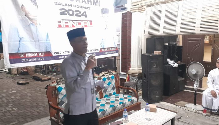 Hidayat Sebut Pedagang Kaki Lima Tidak Bisa Dikenakan Pajak