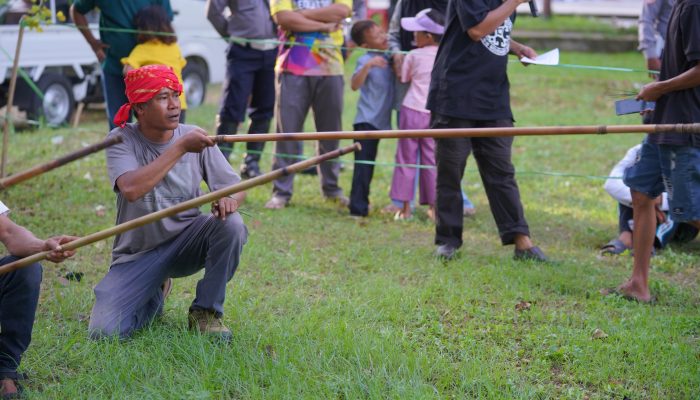 “Sopu” Lomba Tradisional Tiup Sumpit di Festival Gampiri Parimo 2024