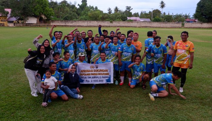 Kapolres Parigi Moutong Dukung Laga Persahabatan Jurnalis Parigi FC vs Jurnalis Palu FC