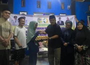 Safari Ramadhan di Desa Sienjo, Wabup Serahkan 50 Paket Sembako